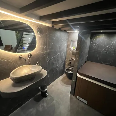 Lh Loft And Escapade A 2 Avec Jacuzzi Prive