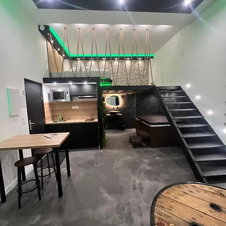 Lh Loft And Escapade A 2 Avec Jacuzzi Prive דירה