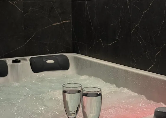 Lh Loft And Escapade A 2 Avec Jacuzzi Prive アパート *